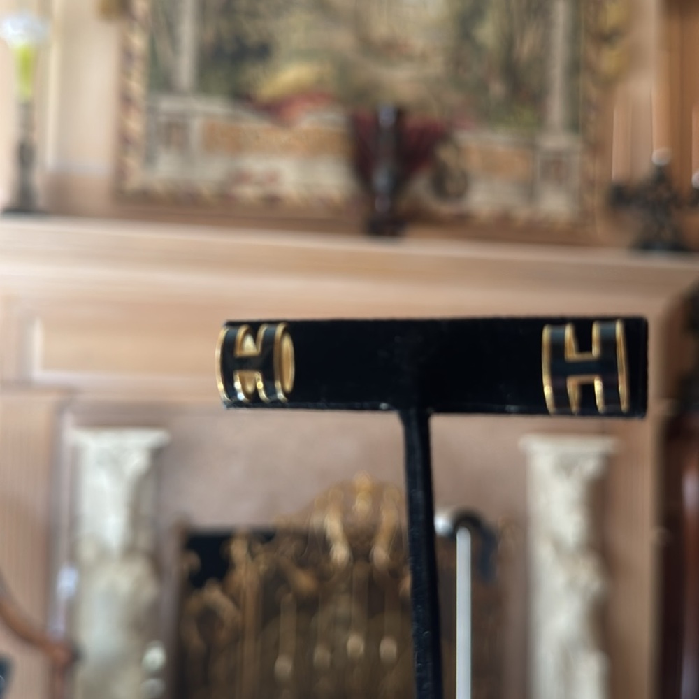 Earrings H glad and black signed